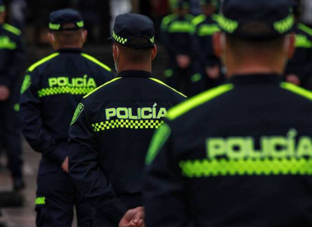 Photo of Salida masiva de oficiales en la Policía: 23 uniformados pidieron su retiro