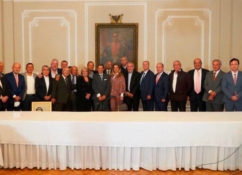 Photo of Ganaderos venderán 3 millones de hectáreas al gobierno Petro