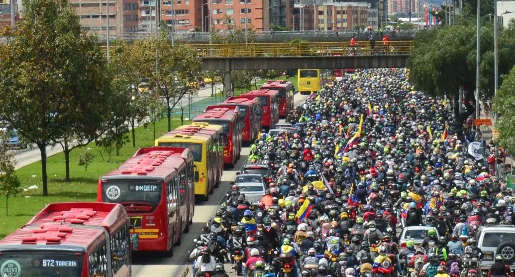 Photo of Motociclistas en Bogotá protestan por alza del Soat y la gasolina