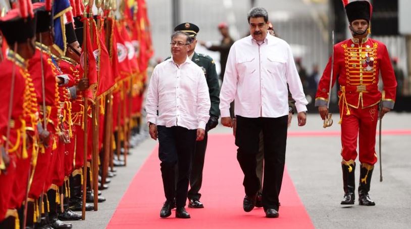 Photo of Petro reconoce que Maduro es “dictador”, pero niega que sea “narco”
