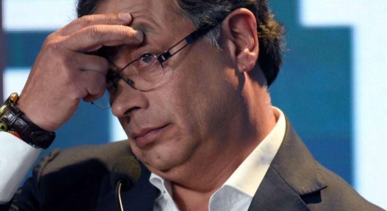 Photo of Por primera vez, Gustavo Petro tiene imagen desfavorable en las encuestas