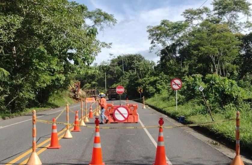 Photo of Paso a un carril en la vía Planeta Rica – Montería por derrumbe