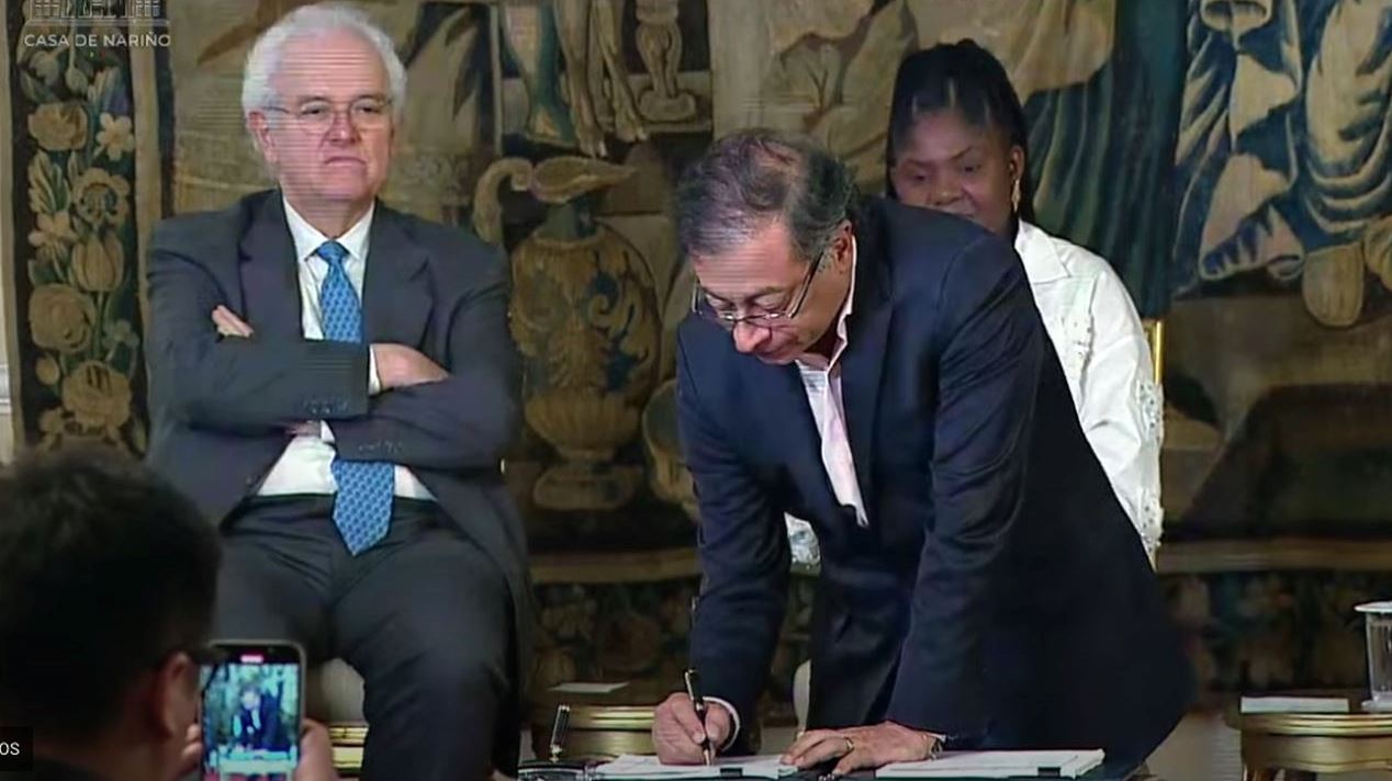 Photo of La reforma tributaria ya es ley de la República