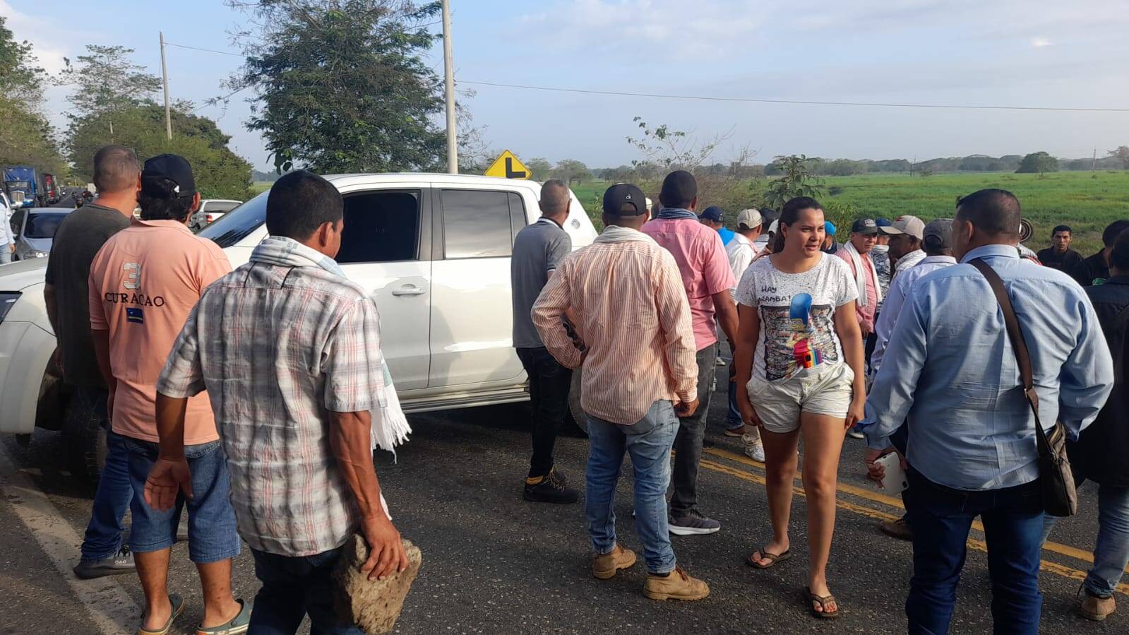 Photo of Damnificados por las inundaciones en Ayapel y La Mojana inician hoy paro indefinido
