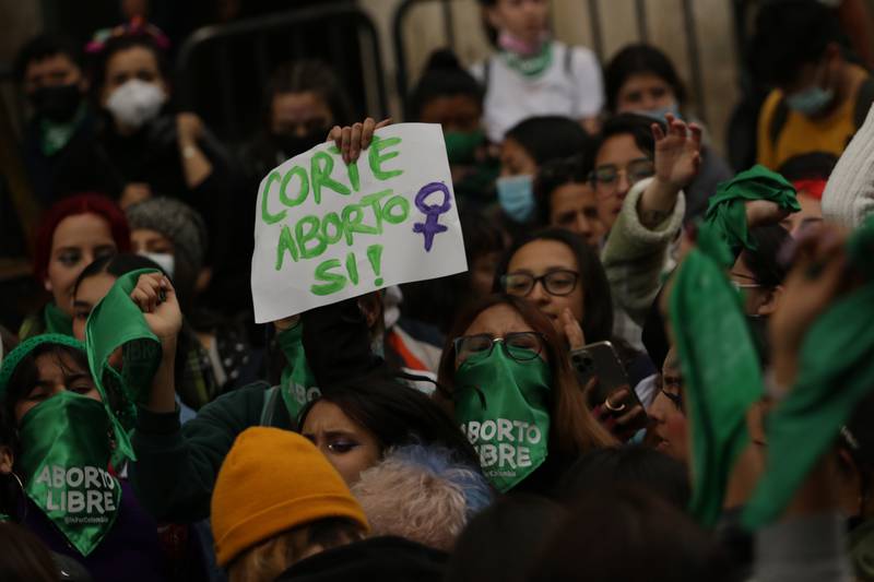 Photo of Aumenta la desaprobación al aborto y matrimonio igualitario en Colombia