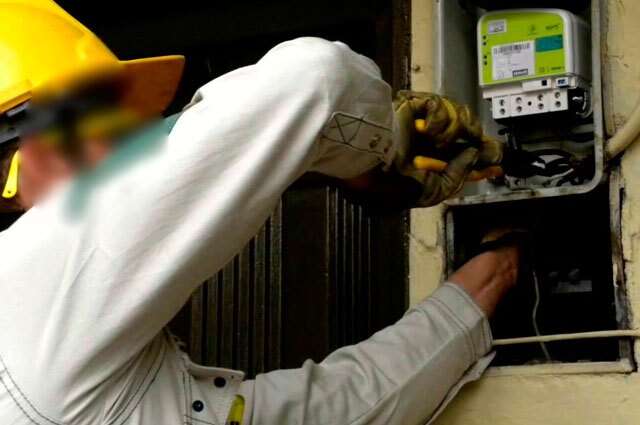 Photo of Petro asumiría funciones de regulación de servicios públicos, en principio, por tres meses