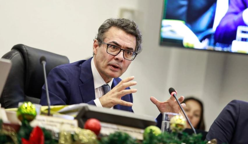 Photo of Los reparos del ministro de Educación, Alejandro Gaviria, a la reforma a la salud de Petro