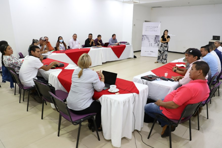 Photo of Cómo narrar la justicia en Colombia: el reto que asumieron periodistas y líderes del Bajo Cauca y sur de Córdoba