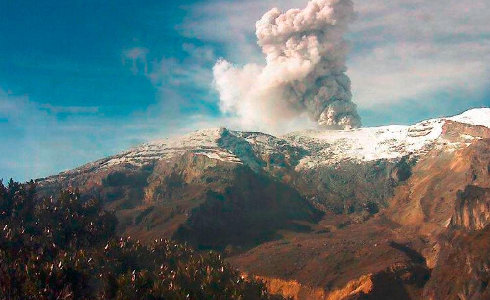 Photo of Alerta naranja en el volcán nevado del Ruiz por actividad sísmica