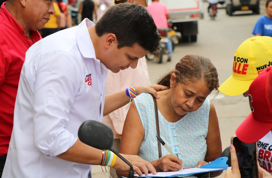 Photo of En 10 días, Gabriel Calle ya ha recogido más de 138 mil firmas para su candidatura a la gobernación