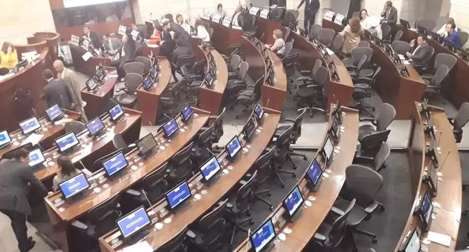 Photo of Gobierno no descarta sesiones extras para aprobar las reformas de salud, la laboral y la pensional