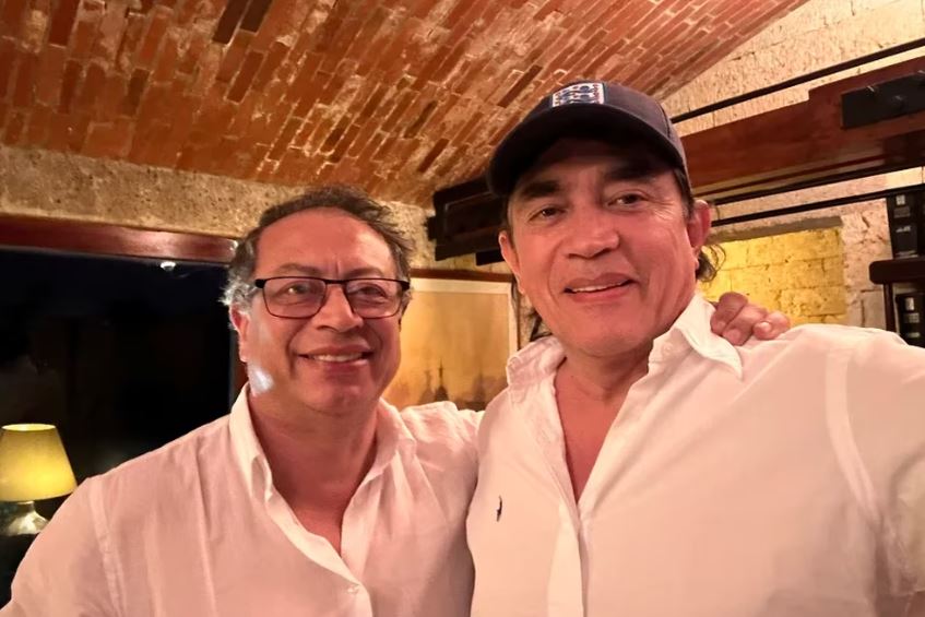 Photo of Gustavo Bolívar no descarta que hayan entrado ‘dineros calientes’ a la campaña de Gustavo Petro