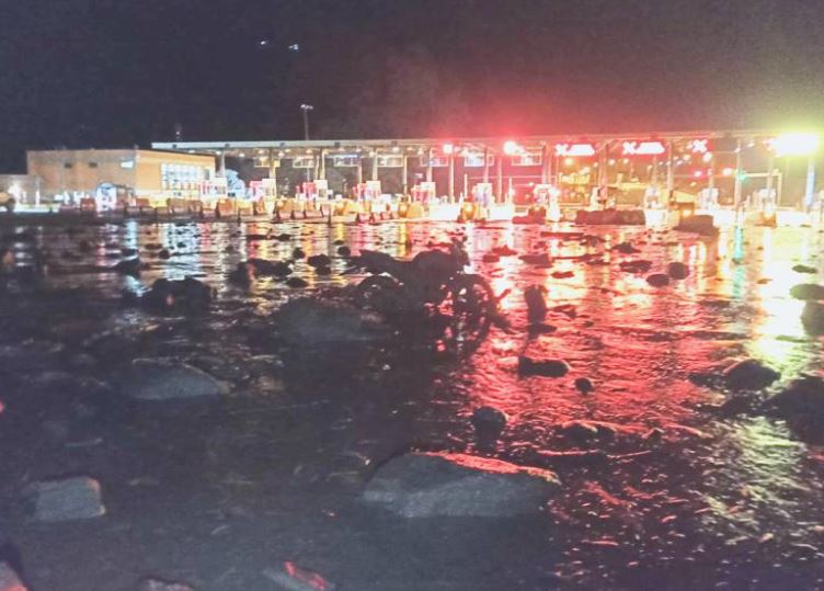 Photo of Tragedia en Quetame, Cundinamarca: avalancha en vía al Llano deja 10 muertos y al menos 9 desaparecidos