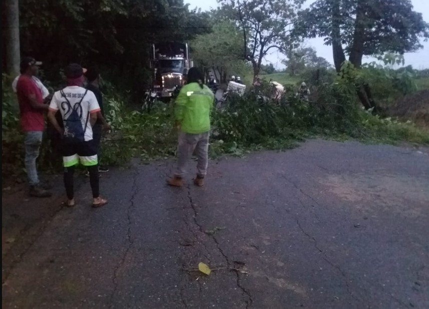 Photo of Habitantes de Bocas de Uré protestan por mal estado de vía de acceso al corregimiento