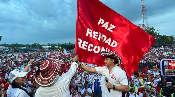 Photo of Pacto Histórico entrega Coaval a Gabriel Calle
