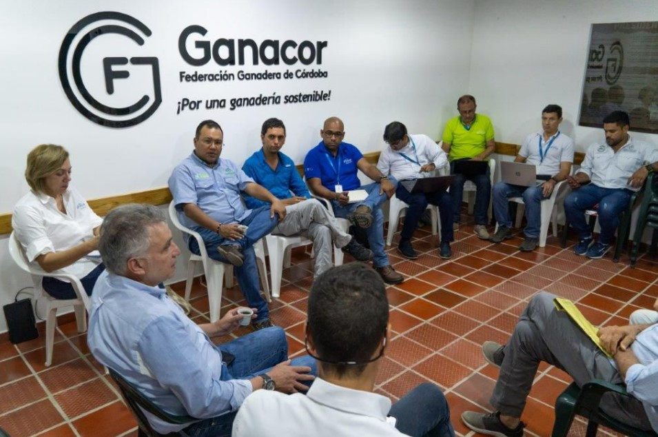 Photo of Afinia fortalece relaciones con comerciantes y ganaderos de Montería