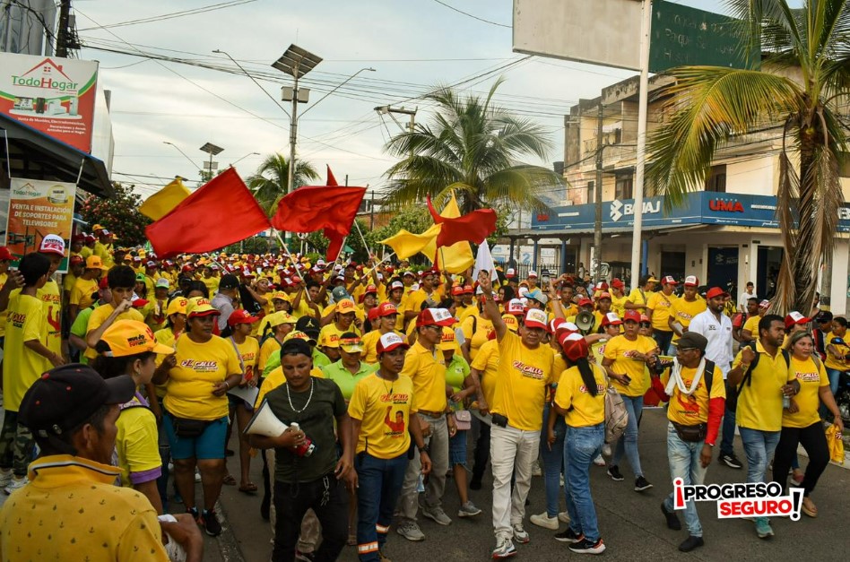 Photo of Gabriel Calle empezó puerta a puerta y calienta el ambiente electoral en Montelíbano