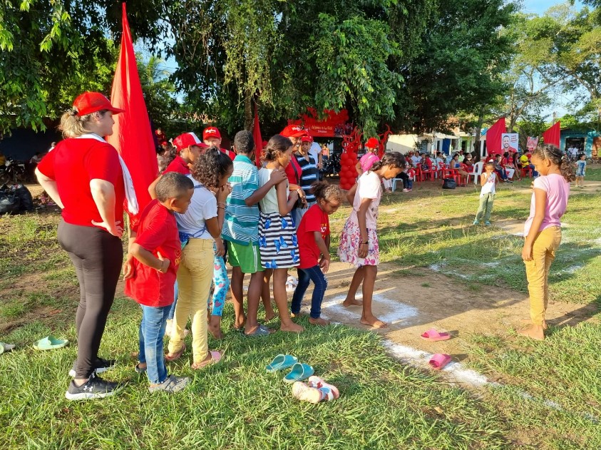 Photo of Programa “Regalando Sonrisas” fomenta los juegos tradicionales entre la niñez de Ayapel