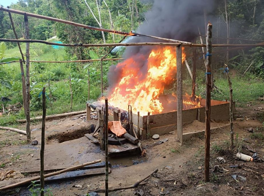Photo of Ejército destruyó tres laboratorios de coca en Montelíbano y San José de Uré