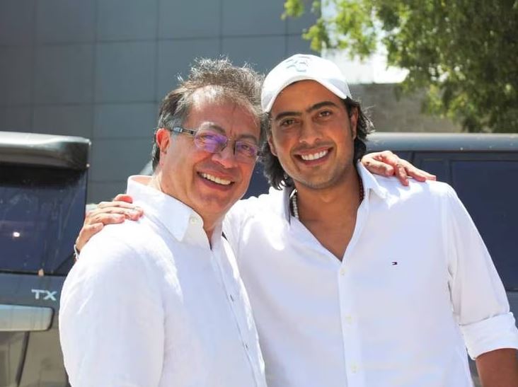 Photo of Presidente Petro visitó a su hijo Nicolás Petro en Puerto Colombia
