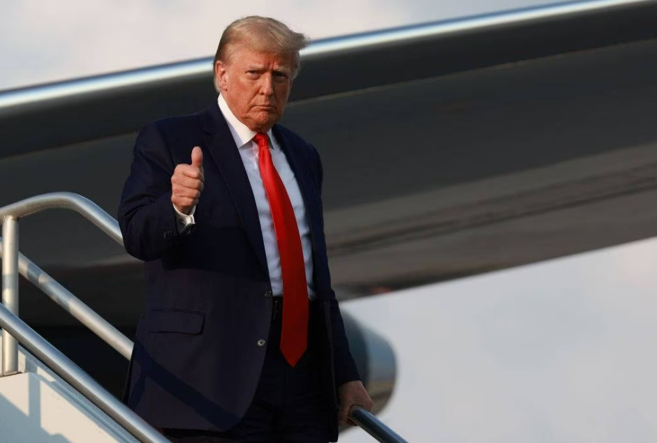 Photo of Trump se entrega en una cárcel de Georgia para ser fichado por su imputación