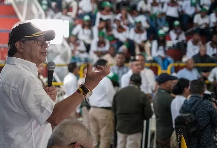 Photo of Petro llama »antro de corrupció» a plan de sustitución de cultivos ilícitos de Santos