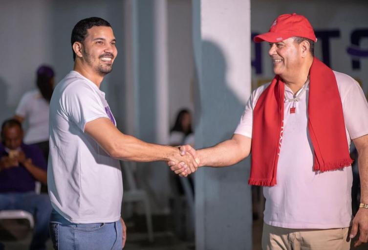 Photo of ‘Santa’ Lopesierra promueve el voto en blanco en Maicao, La Guajira