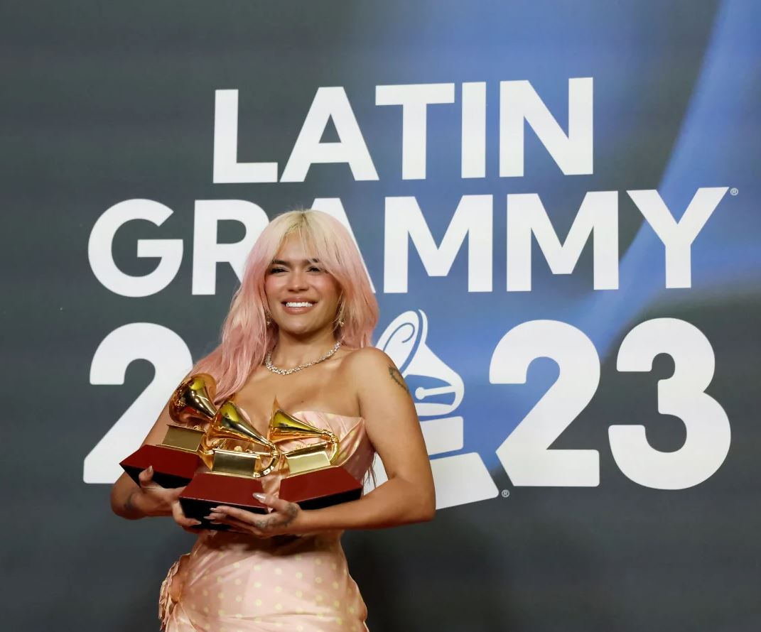 Photo of Karol G, Shakira y Carlos Vives, entre los colombianos que ganaron Latin Grammys