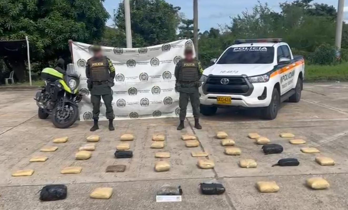 Photo of Incautan 40 kilos de marihuana tipo Cripy en la vía Caucasia – Planeta Rica