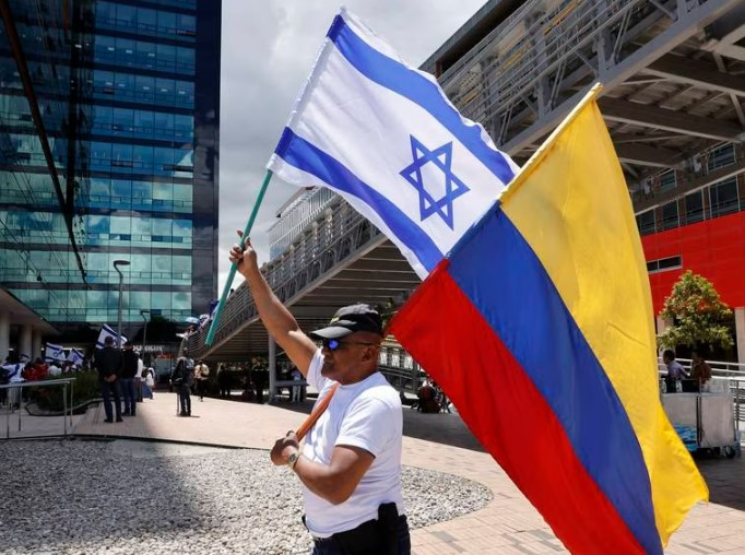 Photo of Israel pide a Colombia condenar acciones terroristas de Hamás y no alinearse con Irán y Venezuela
