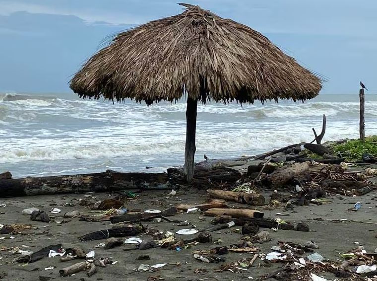 Photo of Restricciones en playas de Córdoba por fenómeno de mar de leva