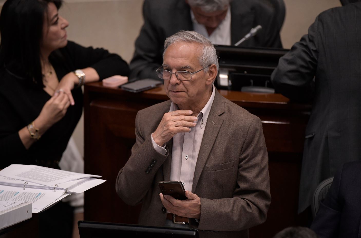 Photo of Centro Democrático denuncia a MinHacienda por error en giro de nóminas del Estado