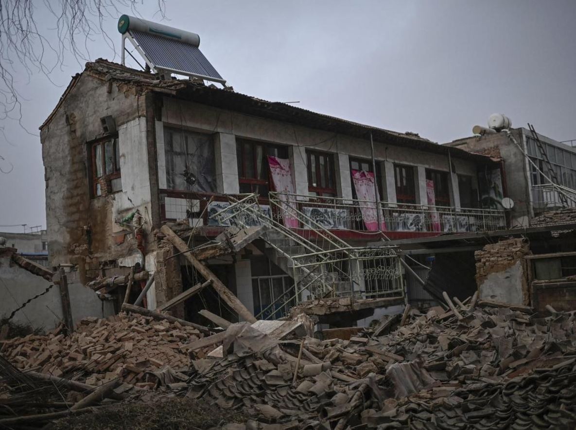 Photo of Más de 100 muertos y 200 heridos dejó un terremoto en el noroeste de China