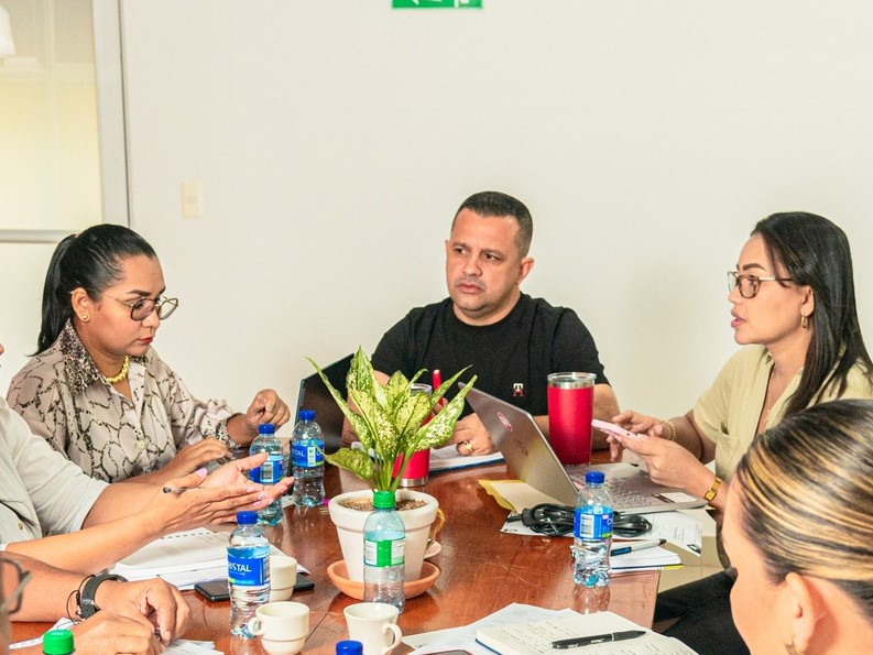 Photo of Alcalde de Planeta Rica reveló que no encontró carpetas de contratos suscritos por la anterior administración