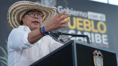 Photo of Despejar vías bloqueadas por el Clan del Golfo en Tierralta, ordenó Petro al Ejército