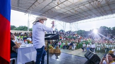 Photo of Proceso constituyente no es entre dirigentes tradicionales, sino entre la ciudadanía: Petro en Ayapel