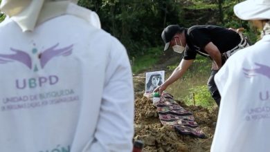 Photo of La Unidad de Búsqueda y RTVC estrenan Por cielo y tierra, documental sobre la búsqueda de personas desaparecidas en Colombia