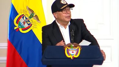 Photo of ¡El presidente se rapó! Especulaciones sobre la salud de Petro por frecuente uso de gorra en eventos