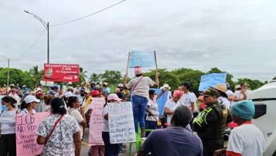 Photo of En Lorica madres comunitarias bloquearon vía para exigir el pago de salarios