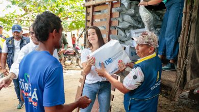 Photo of Entregan ayudas humanitarias en zona Rural de Pueblo Nuevo