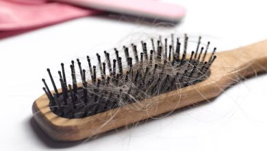 Photo of Cómo limpiar correctamente el cepillo del pelo para evitar hongos y caspa