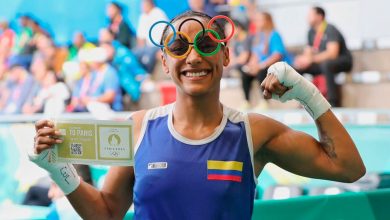 Photo of Entrega del Pabellón Nacional a delegación colombiana para Juegos Olímpicos en París 2024