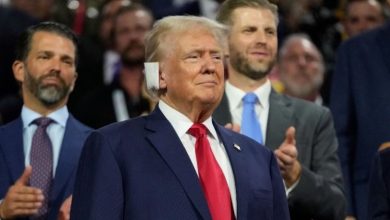 Photo of Trump reapareció con la oreja vendada tras atentado a bala