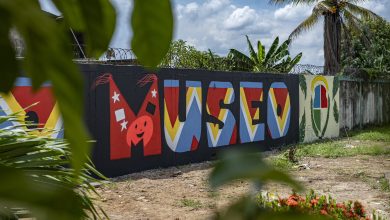 Photo of Estudiantes pintan mural identitario del Palenque de San José de Uré