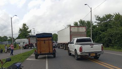 Photo of Camioneros de Planeta Rica protestan por alza en el precio del ACPM