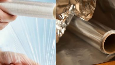 Photo of Papel aluminio vs. vinipel: el debate en la cocina y cuándo usar cada uno