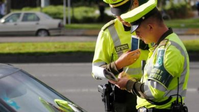 Photo of ¿Puede un agente de tránsito revisar su celular? Conozca sus derechos