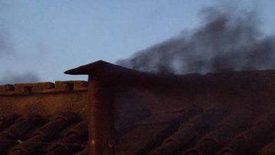 Photo of Humo negro tras primera votación para elegir nuevo Papa