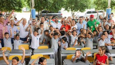 Photo of En Montelíbano y Ayapel entregaron más de 1.500 sillas y pupitres para los estudiantes