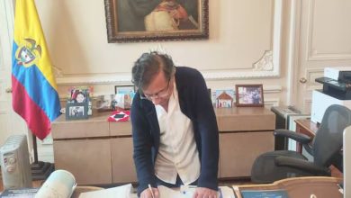 Photo of Petro firmó el decreto que convoca a la consulta popular